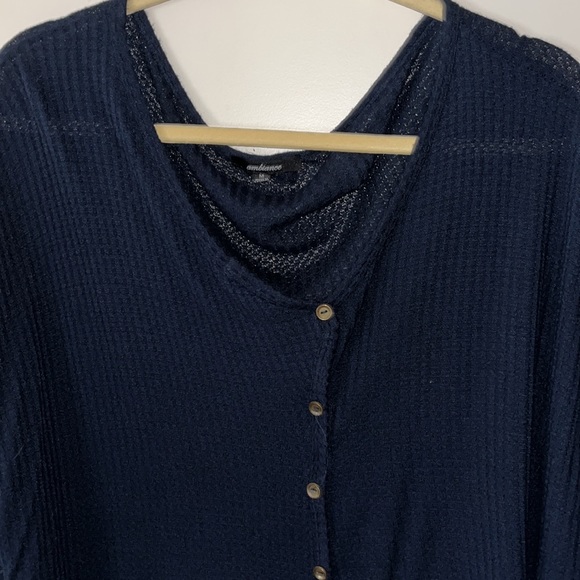 💙blue fake button up swoop neck shirt - Picture 5 of 5